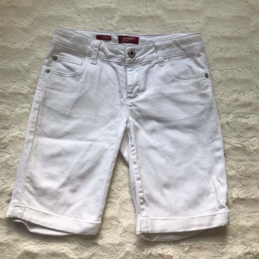 Arizona Jean Company white above knee jean shorts